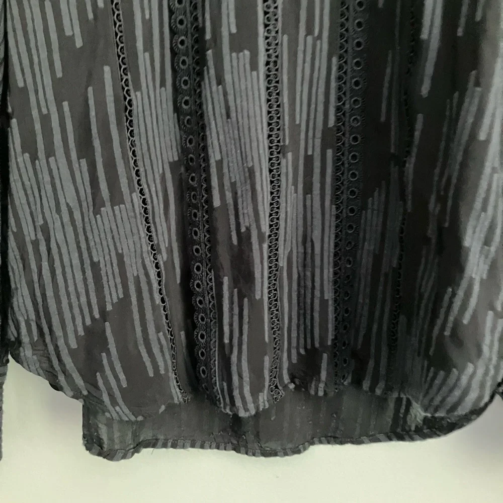 ANN TAYLOR Black Open Eyelet Long Sleeve Mock Neck Blouse Size XS (Could fit S) - Picture 4 of 11